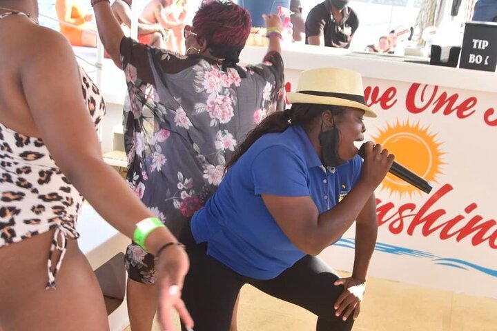 Party Catamaran: OpenBar, Music, Negril Beach, Rick’s Cafe, Reef